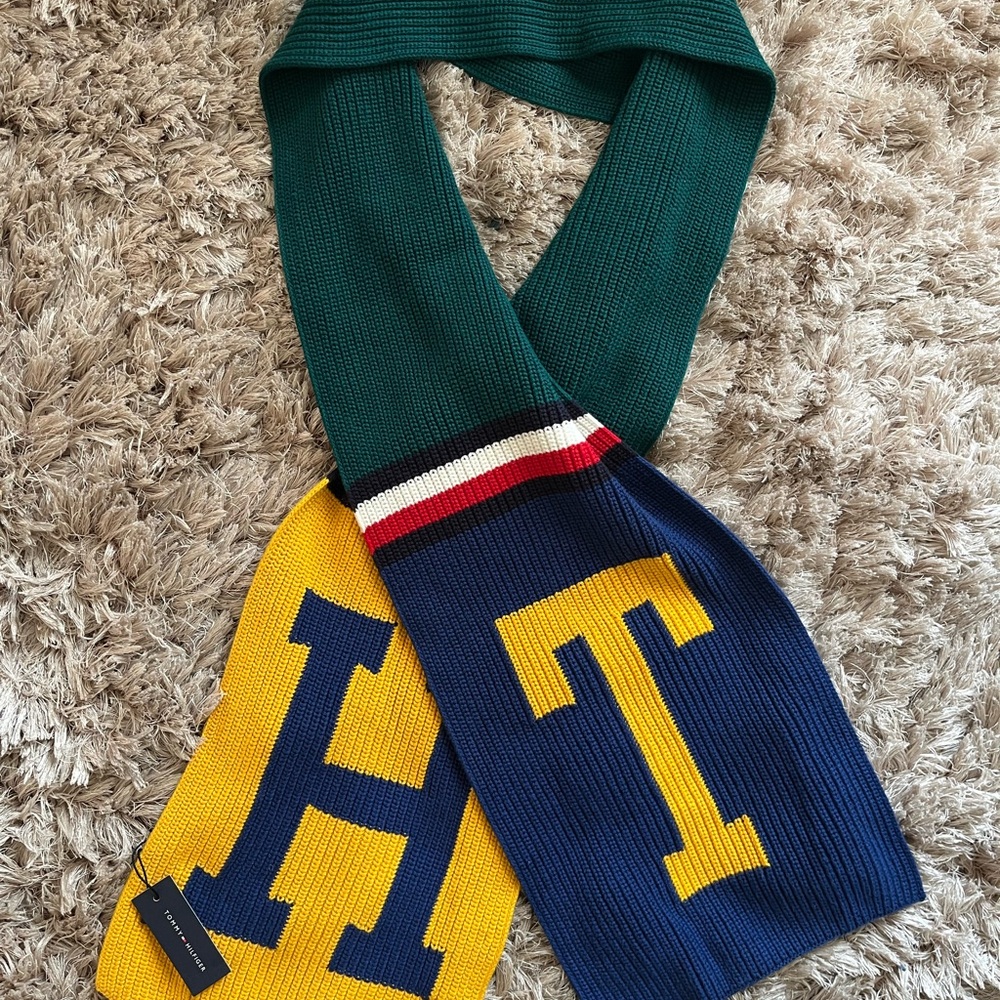 Tommy Hilfiger Scarf